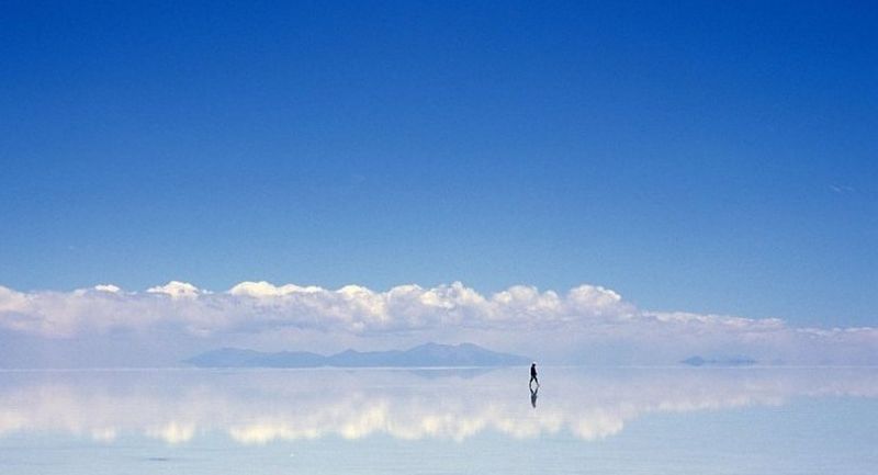 实拍世界最大盐沼:天地合一堪称天空之镜(组图); 实拍世界最大盐沼