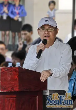 江东地产董事长_明月曾照江东寒(2)