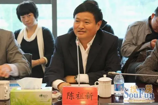 龙信集团董事长_帅特龙集团董事长照片