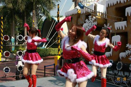 深圳欢乐谷“百变圣诞”登场