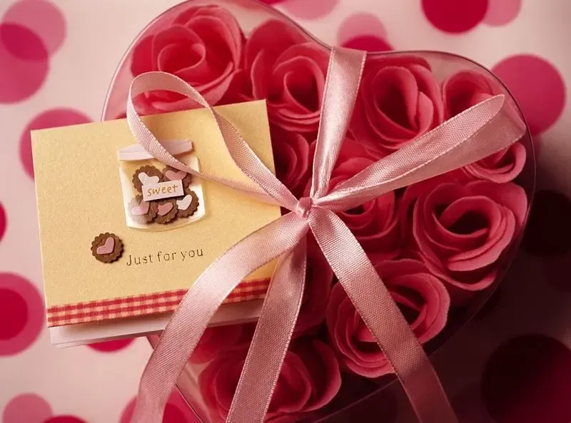 20朵玫瑰=1颗赤诚之心 2.14情人节礼物文化