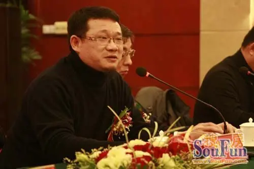 万兆地产老总_k2地产老总桑春华照片