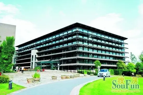 经历:与妻子创办业余建筑工作室|搜房地产资