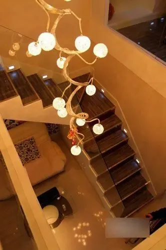 客厅在楼梯下 29平loft变身精致家 -家居快讯-天津搜房装修家居网