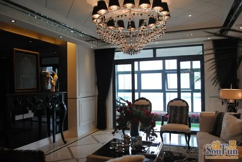 名流公馆样板示范区倾城盛放 打造城市人居典