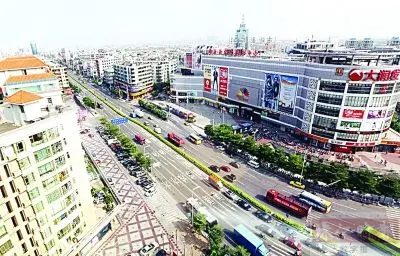 近日,鸟瞰大沥镇商业中心—南海新都会购物中心.