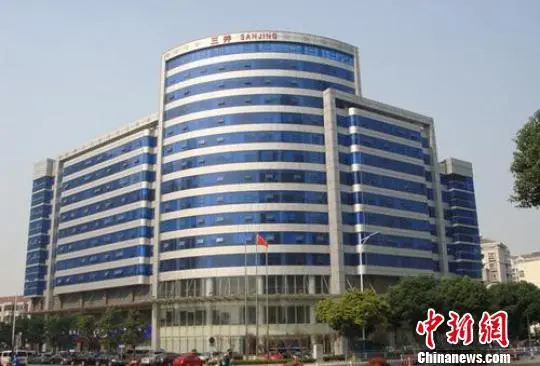 常州高新区政府办公楼盖3年换"脸" 耗资千万