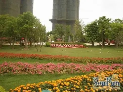 荣和山水绿城4月29日黄金街铺与景观楼王双线