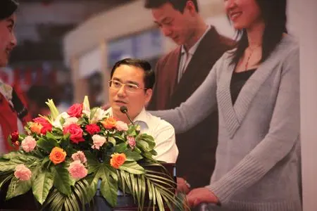 南昌市新建县县委常委副县长华斌