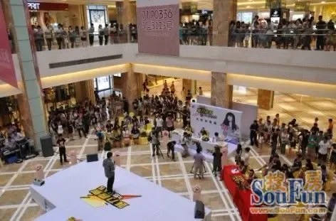 <em>张惠妹妹力四射</em>K歌达人赛海选在华贸天地启幕