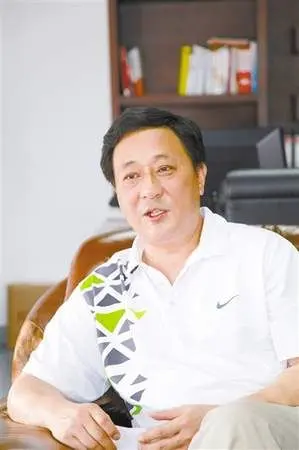 世荣兆业董事长_董事长办公室图片(2)