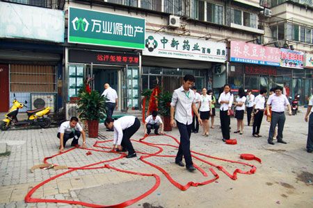 桂江里店坐落于塘沽(社区网论坛商铺)广州道与秀水街交口,隶属塘沽区