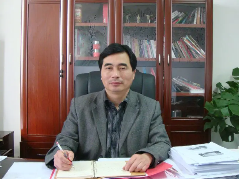 武汉银都文化传媒股份有限公司 总经理 关杭军