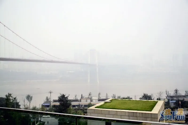 江景房实景再现 重庆江景楼盘均价7200元\/平起