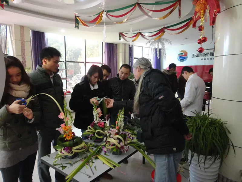 ...国际影城、都市休闲、娱乐天地为一体的时尚购物中心.项目自...