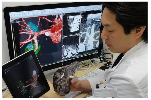 医生使用3D打印机创建复制人体器官-重庆二手