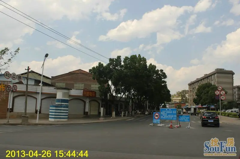 玉溪泷水塘老工业区-凤凰路段与环山路交叉口