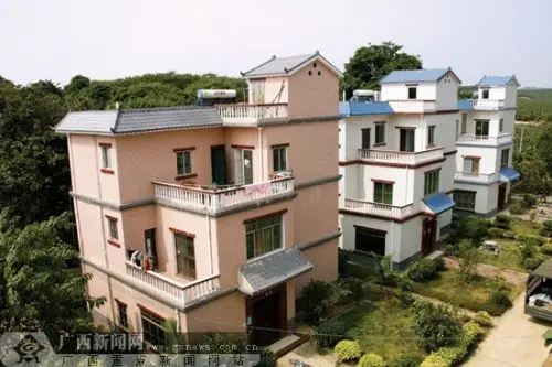 南宁西乡塘定力坡村民羡煞城里人 每户一栋别墅