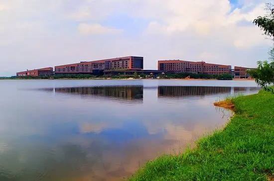 松山湖作为一个快速发展中的国家高新区,作为未来东莞八大城市副中心