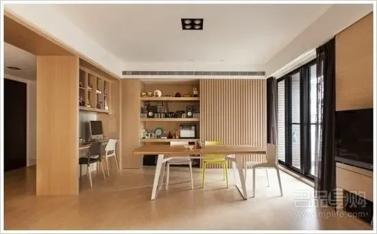 木质设计感受自然清新气息 台湾人的复式公寓