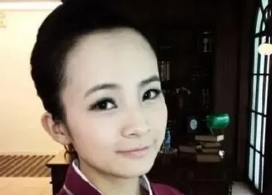 空姐高调晒幸福私生活