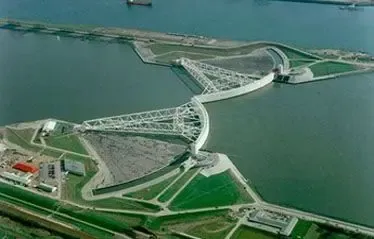 视觉:全球10大 奇葩 建筑VS10大建筑奇迹(图)