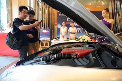 ff法拉利试乘试驾 成都首站落址仁恒滨河湾高清图片