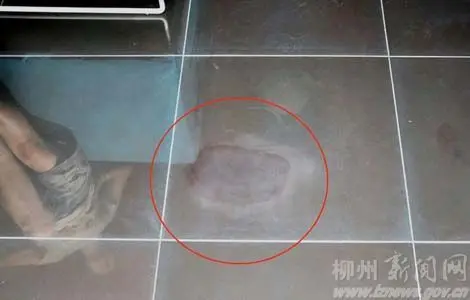 盐酸做保洁损毁地砖引发纠纷 损失该由谁来补