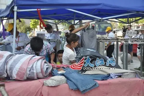 打通肠梗阻 南昌洪城大市场内步行街下月拆除