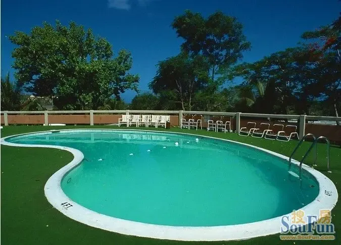 14家小区泳池只有5家合格 急救箱内药品过期