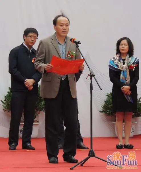 曲靖市住建局局长曾建明在2013曲靖房展会上讲话