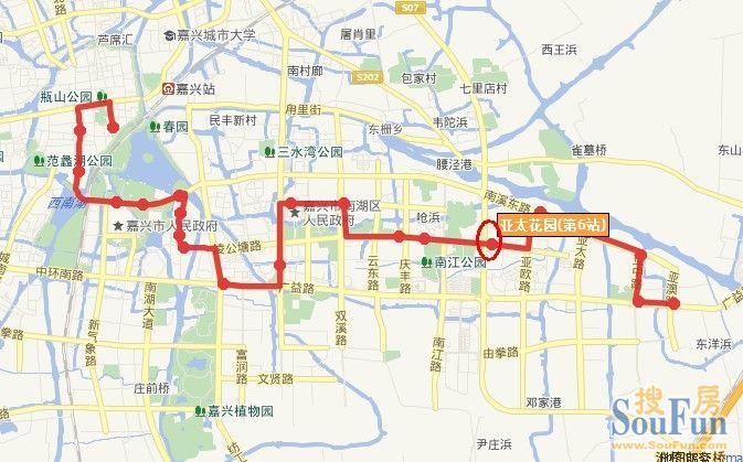 英伦都市81路公交车