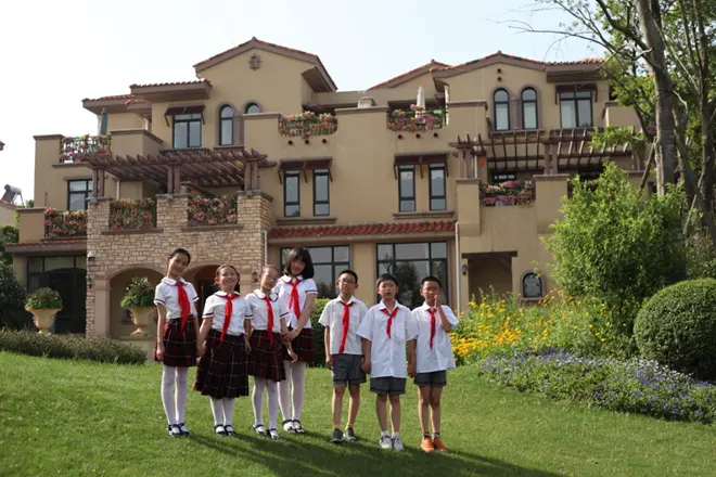 美加橘郡 高端圈层人士竞相踏访 学区生活赢获