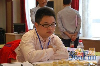 十里银滩火热招募民间象棋王,与世界大师现场对弈,一决高下!