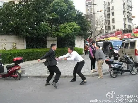 上海房产中介争抢房源上演全武行(图)_房产频