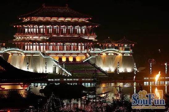 秦汉以来传统的理性精神中糅入了佛教的和西域的异国风味,以及南北朝图片
