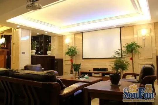 60万装280平简欧风多层别墅 背景墙烘托欧式