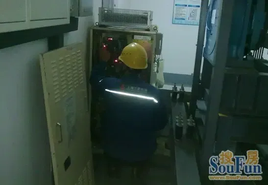 园开展2013年度第四季度电梯困人应急演练活