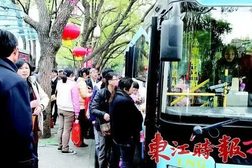 惠州公交车闲置VS乘车难 资金存缺口难招足司机