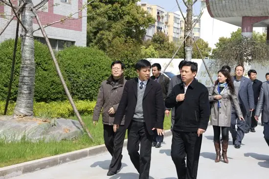 百家湖小学