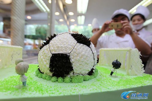 南通:世界杯足球蛋糕惹人眼_房产频道_MSN