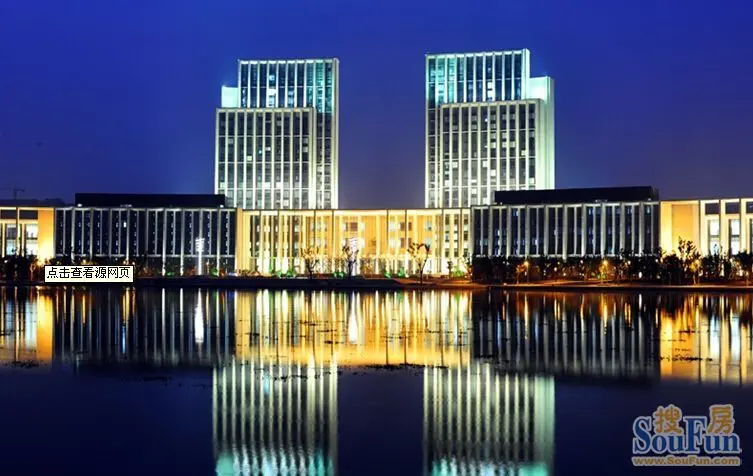 图为太湖新城核心无锡市政府夜景图