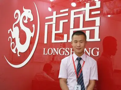龙盛房地产经纪人李显然