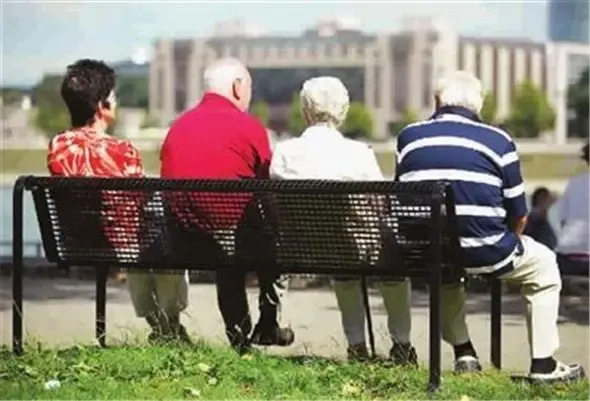 以房养老首日双向遇冷 险企 担心房价下跌 与产