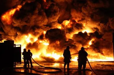 每日一阅:高层建筑如遇火灾逃生办法详解