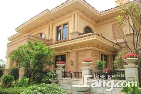 帝脉钟灵地 红星威尼斯庄园别墅节续繁华