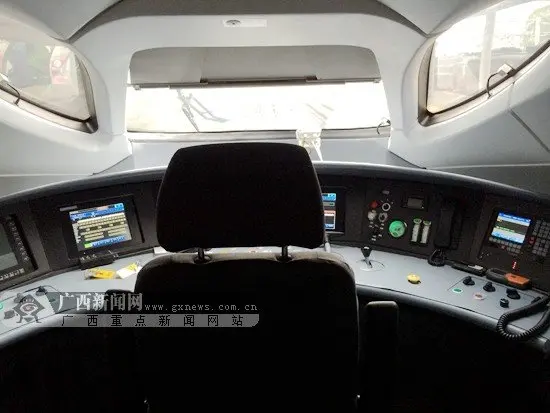 crh380型动车驾驶室.南宁铁路局供图.