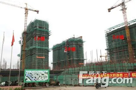 资讯中心  市场 > 正文   自从【亿利城】营销中心开放以来,就以其"高