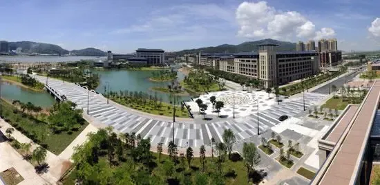 澳门大学横琴校区应该是当今最为特殊的一间高