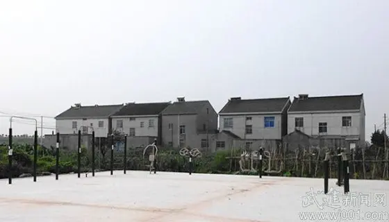 武进洛阳镇阳湖村荒地"变身" 卫生死角成健身广场